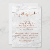 銅の「Just Married」の文字が白大理石の上に刻まれている 招待状 (正面)