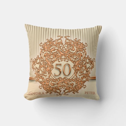 銅オーナメントとベージュストライプ クッション (正面)