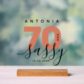 銅モダン70ガーリーおよびサッシー誕生日 アクリルサイン (ニュートラル)