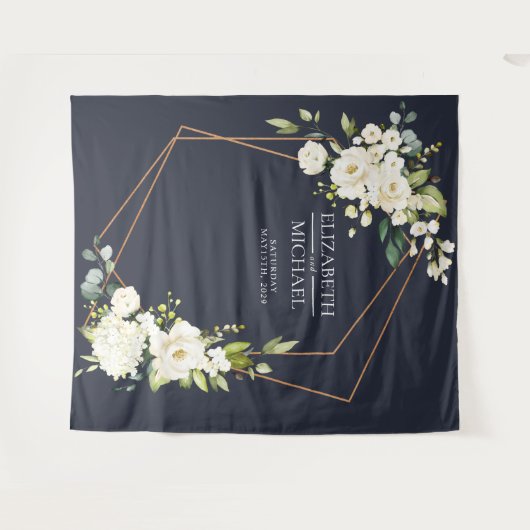 銅幾何学模様のブルーとホワイトの花柄 ウェディング タペストリー (正面(横))