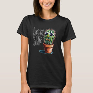 鋭いおもしろい笑わされるサボテン多肉図を見る Tシャツ