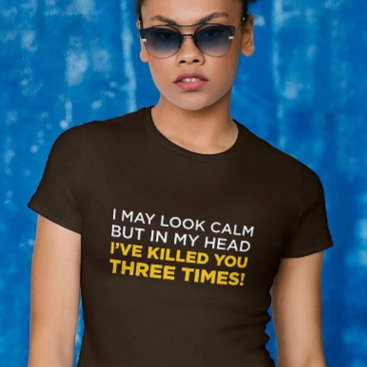 鋭いツイストで穏やかな Tシャツ