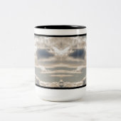 鋭い禿鷲 ツートーンマグカップ (中央)