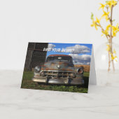 錆ついた1950年のキャデラック カード (黄色い花)