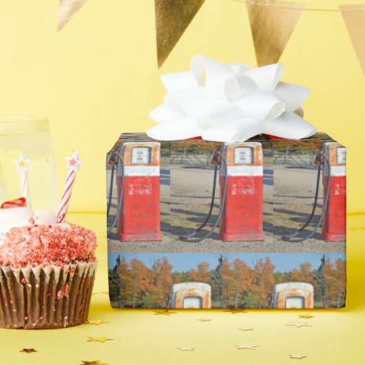 錆びたレトロガソリンポンプ ラッピングペーパー (誕生日パーティー)