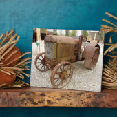 錆びたヴィンテージトラクタープラーク フォトプラーク (側面)