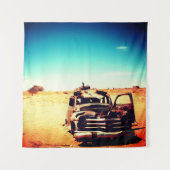 錆びたヴィンテージ車 タペストリー (正面)