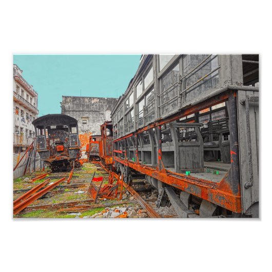 錆びた古い機関車と列車の荷車 フォトプリント            (正面)