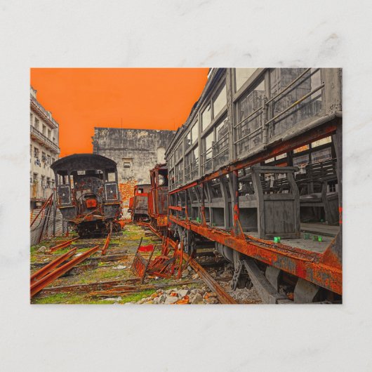 錆びた古い機関車と列車の荷車 ポストカード (正面)