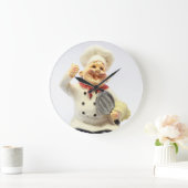 鍋陶器の置物を持つ笑うシェフ ラージ壁時計 (ホーム)