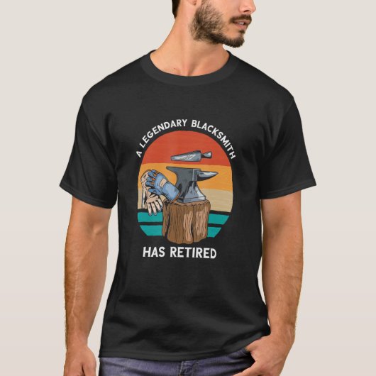 鍛冶屋レトロレジェンド退職したブラックスミス要塞 Tシャツ (正面)