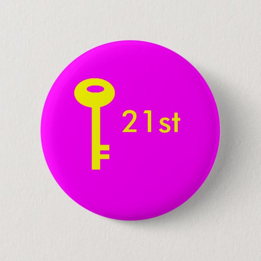 鍵ピンク、21日 缶バッジ (正面)
