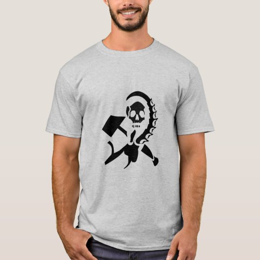 鎌ロシアのとハンマーの悪の侵略 Tシャツ (正面)