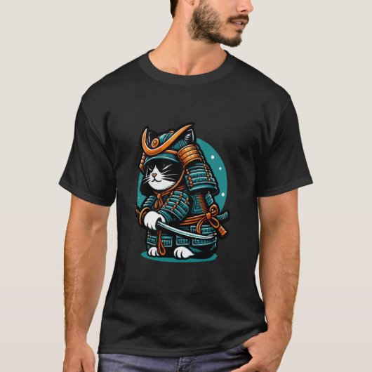 鎧を着て刀を持つサムライ猫戦士 Tシャツ (正面)