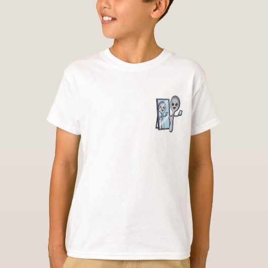 鏡でセルカを撮るスプーンの子供向けデザイン Tシャツ (正面)