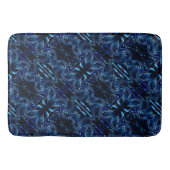 鏡像化された花と蝶が濃い青色で形成 バスマット (正面)