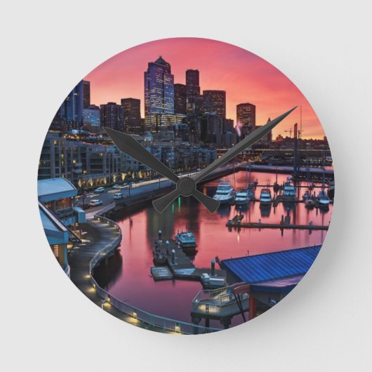 鐘港で見る桟橋66の日の出 ラウンド壁時計 (正面)