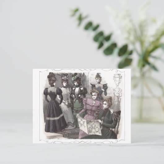 長いビクトリアンヴィンテージ・ドレスを着た美しい女性 ポストカード (スタンド正面)