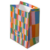 長いブロックカラフルチェックポップ・アートのパターン ミディアムペーパーバッグ (正面アングル)