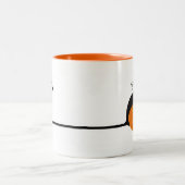 長い尾のハロウィン猫 ツートーンマグカップ (中央)