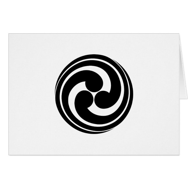 長い尾を持つ3つの渦巻き (正面横)