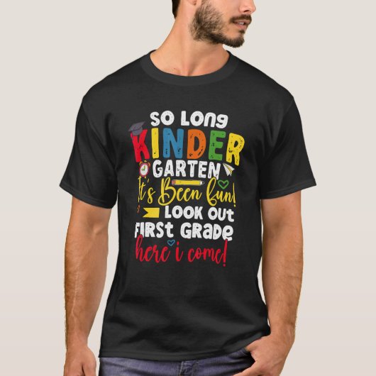 長い幼稚園ここ来で1年卒卒業 Tシャツ (正面)