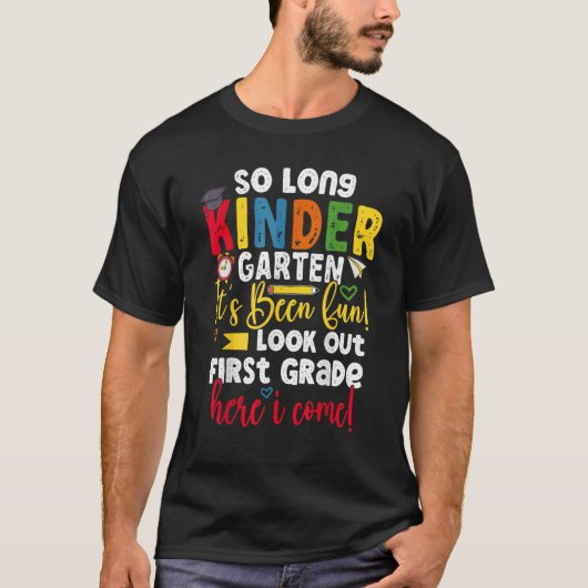 長い幼稚園ここ来で1年卒卒業 Tシャツ (正面)
