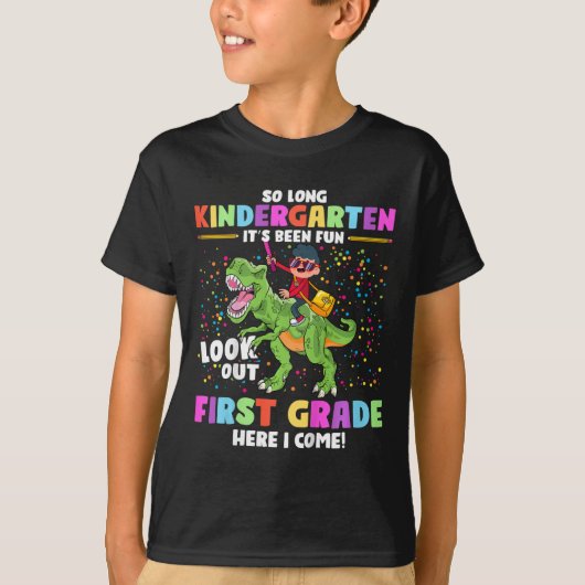 長い幼稚園卒業Cl 2023恐竜K Tシャツ (正面)