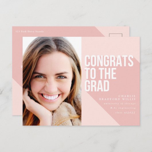 長い影のおめでとうのグレーの赤面ピンク ポストカード (正面/裏面)