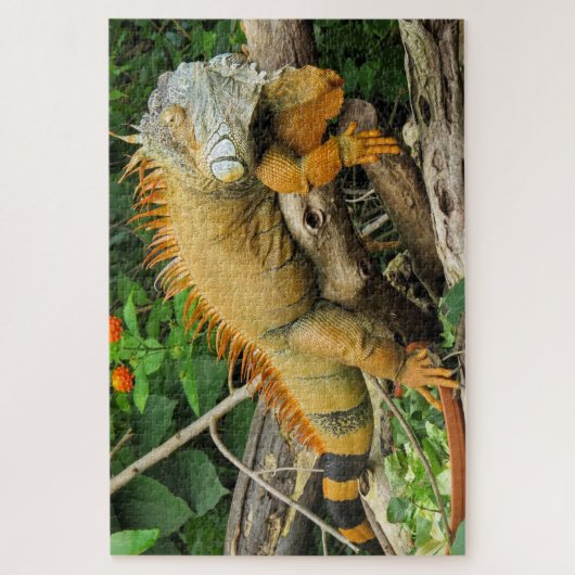 長い木の枝に沿って眠るトカゲ ジグソーパズル (縦)