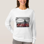 長い袖の女性ティー、ハッピーハローウィン魔女ネコ Tシャツ (正面)