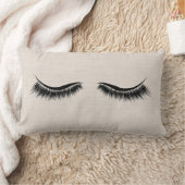 長い黒まつげ ランバークッション (ブランケット)