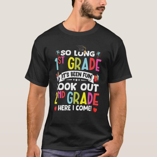 長い1年生ここで2年生を見る私は来K Tシャツ (正面)