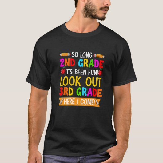 長い2年生ここで3年生を見て来 Tシャツ (正面)