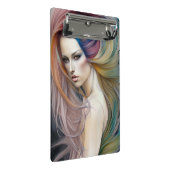 長く流れる髪のトリプトを持つ美しいパステルレディ ミニクリップボード (アングル)