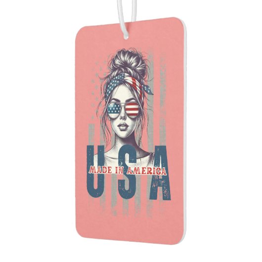 長く続く鮮度のためにアメリカで作られる カーエアーフレッシュナー (左)