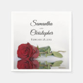 長エレガント茎の赤薔薇結婚病 スタンダードカクテルナプキン (正面)