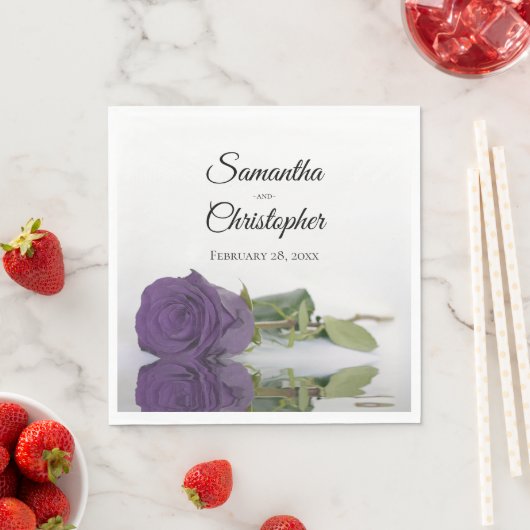 長エレガント茎アメジスト紫バラ結婚 スタンダードランチョンナプキン (インサイチュ)