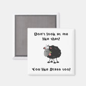 長失ったい子羊：草食べ物の黒羊の磁石 マグネット (正面/裏面)