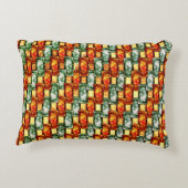 長方形のプレートを彫刻し、赤と緑に染色したもの アクセントクッション (裏面)