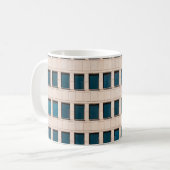 長方形のモダン建物の面 コーヒーマグカップ (正面左)