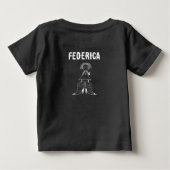 長靴の女の子 ベビーTシャツ (裏面)