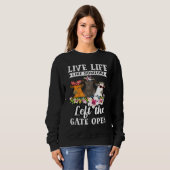 門を開け離れての人生を生きる スウェットシャツ (正面フル)