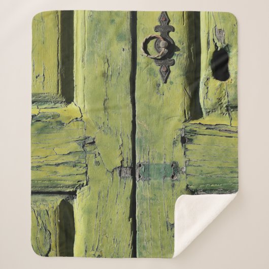 閉じた茶色の木製2枚扉 シェルパブランケット (正面)