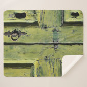 閉じた茶色の木製2枚扉 シェルパブランケット (正面(横))