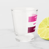 閉経おもしろいの瞬間を持つ ショットグラス (左)