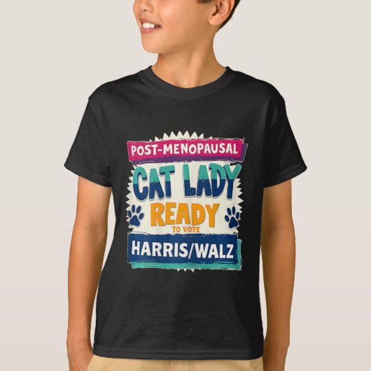 閉経後の子どものいない猫の女性がKに投票できる Tシャツ (正面)