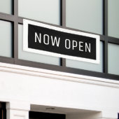 開いたバナー（黒） 横断幕 (ビルの外側)