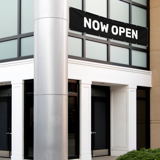 開いたバナー（黒） 横断幕 (ビルの外側)