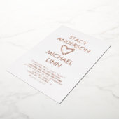 開いたモダンハートハンドドロー結婚ドの押し込み 箔招待状 (回転した状態)